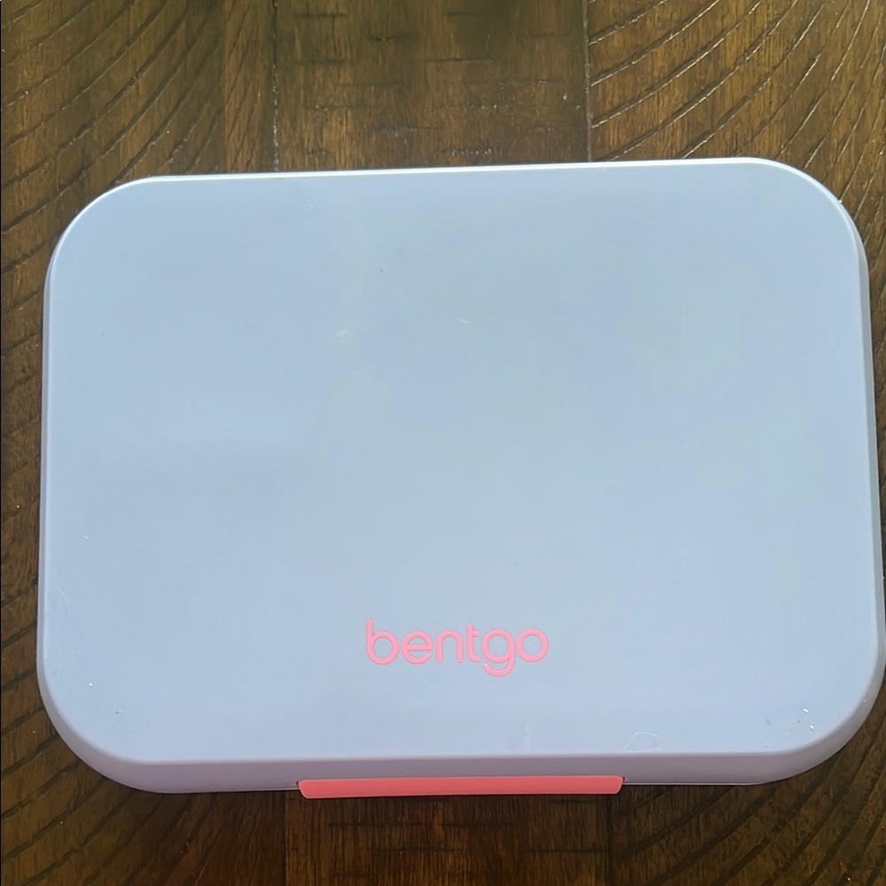 Bentgo Lunch Box in Light Purple and Pink